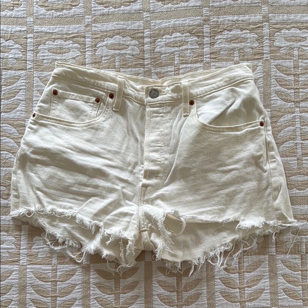 Levi’s White Cut-off Denim Women Shorts